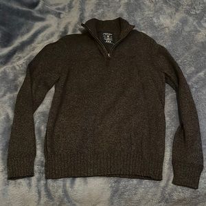 EUC Charcoal American Eagle Zip Turtle Neck size Medium